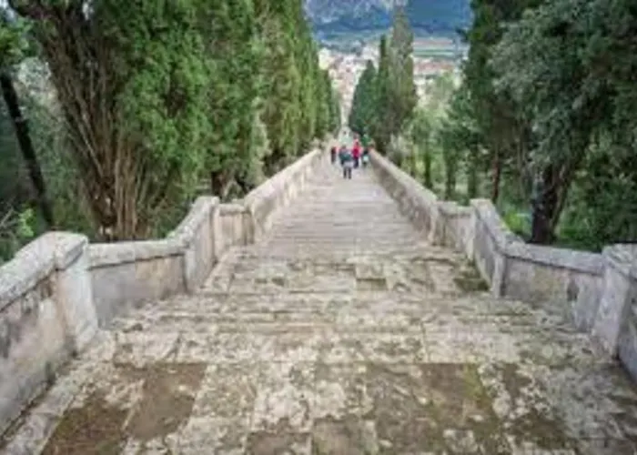 Peric With Pool Quiet And Spacious Wifi Дом отдыха Польенса