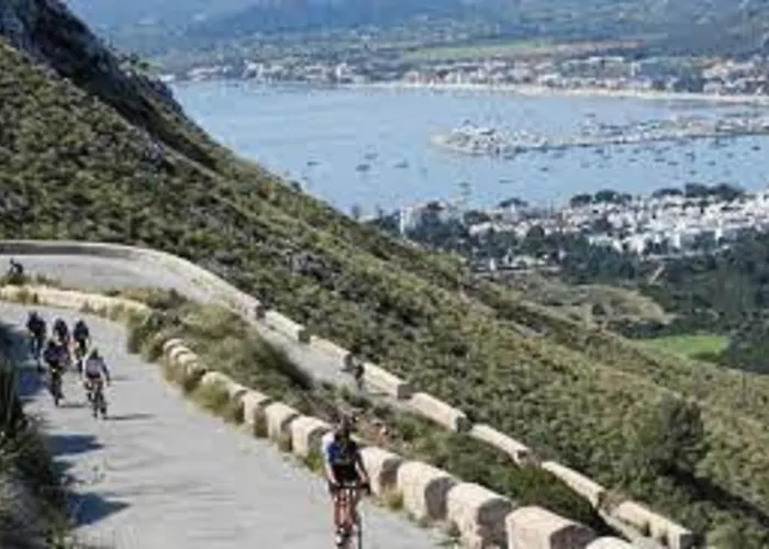 Peric With Pool Quiet And Spacious Wifi Дом отдыха Польенса